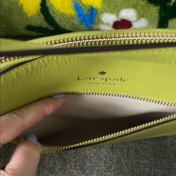 NWOT Kate Spade Green Crossbody Bag with Adjustable Strap - Picture 3 of 6